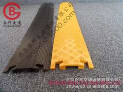 圓孔大慶護線板 高效電纜過線橋在現(xiàn)代交通設(shè)施中的應(yīng)用